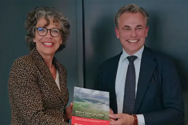 Video Minister Herbert Van EZ Met Mark Harbers 600X400