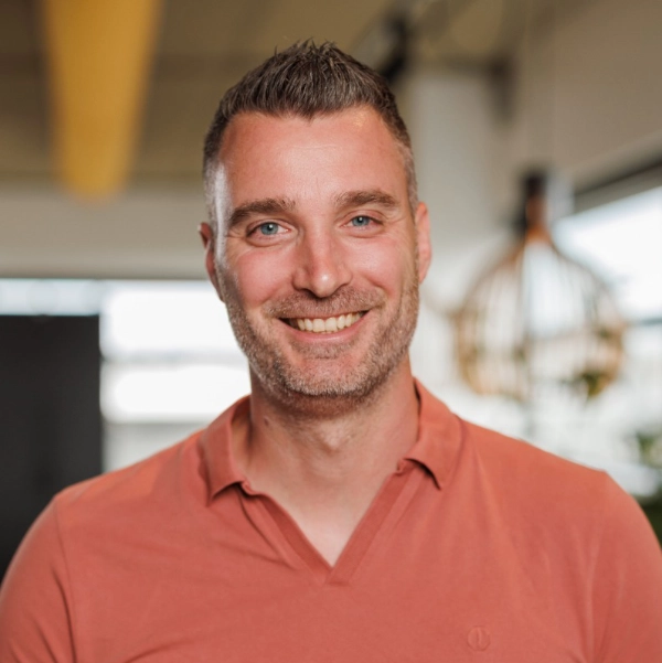 Henry Van Herwijnen Foto 600X600