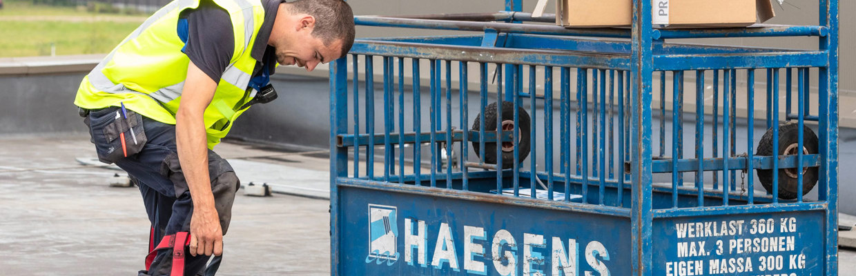 Arbeidsomstandigheden hoogwerker harnas veilig werken 1880x