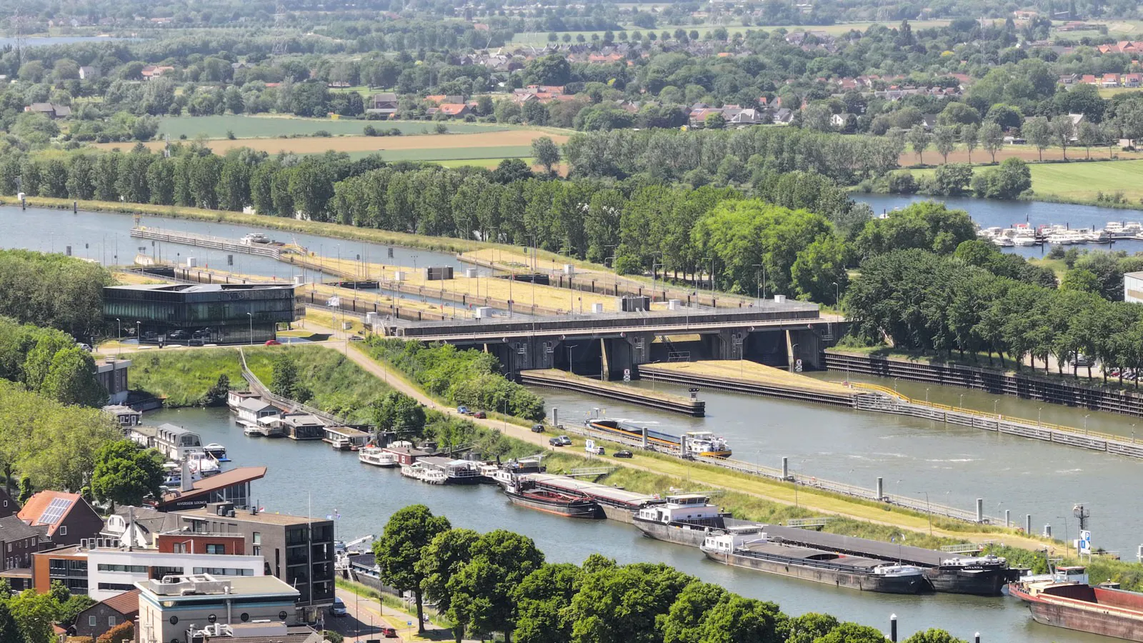 Infratechniek sluis brug 1600