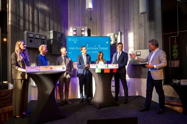 Debat Video Thumb 400X600