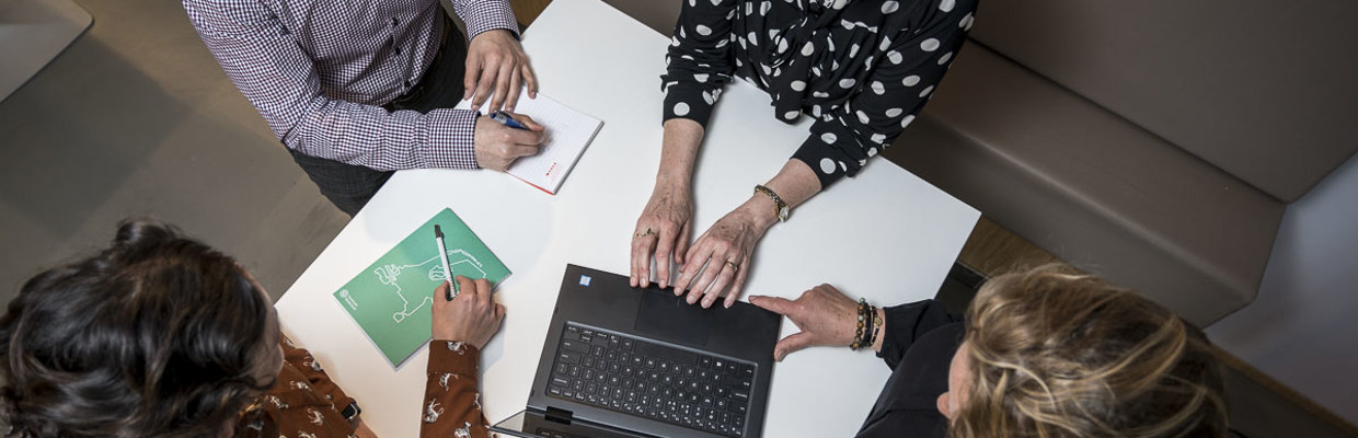 Overleg laptop kantoor - 1200