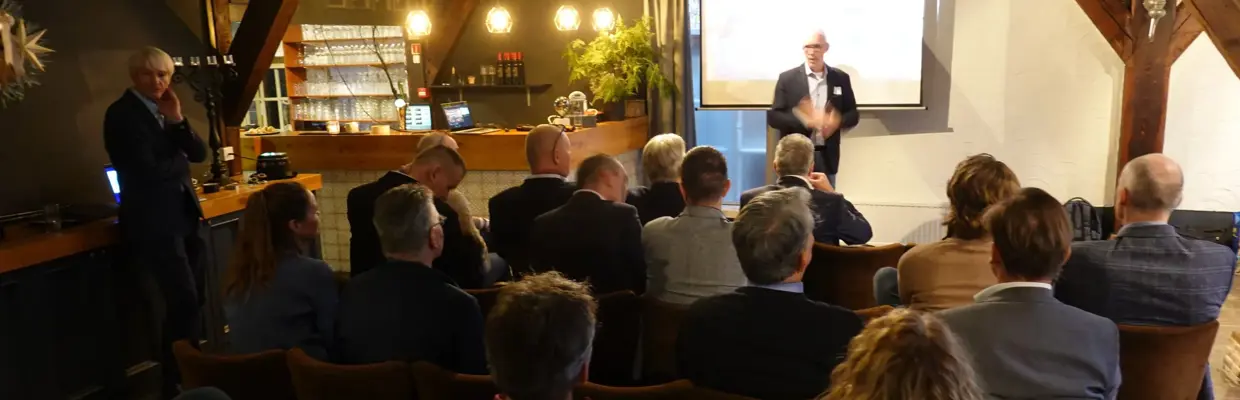 Beveiligingscafe Nov 25 2000Px