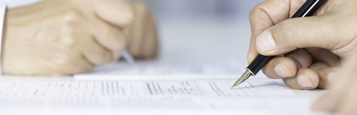 Bedrijfsovername contract ondertekenen 1880x