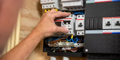 UV08692 Werken Aan Elektrische Installaties