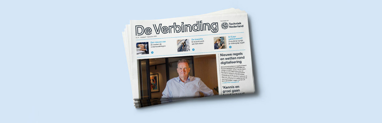De Verbinding Stapel Kranten 4 24